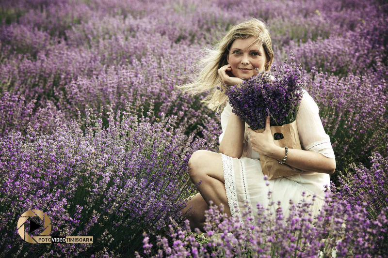 Leganata de valuri de lavanda