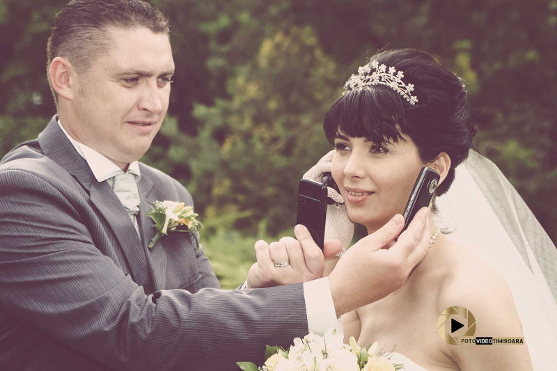 Connecting people ...